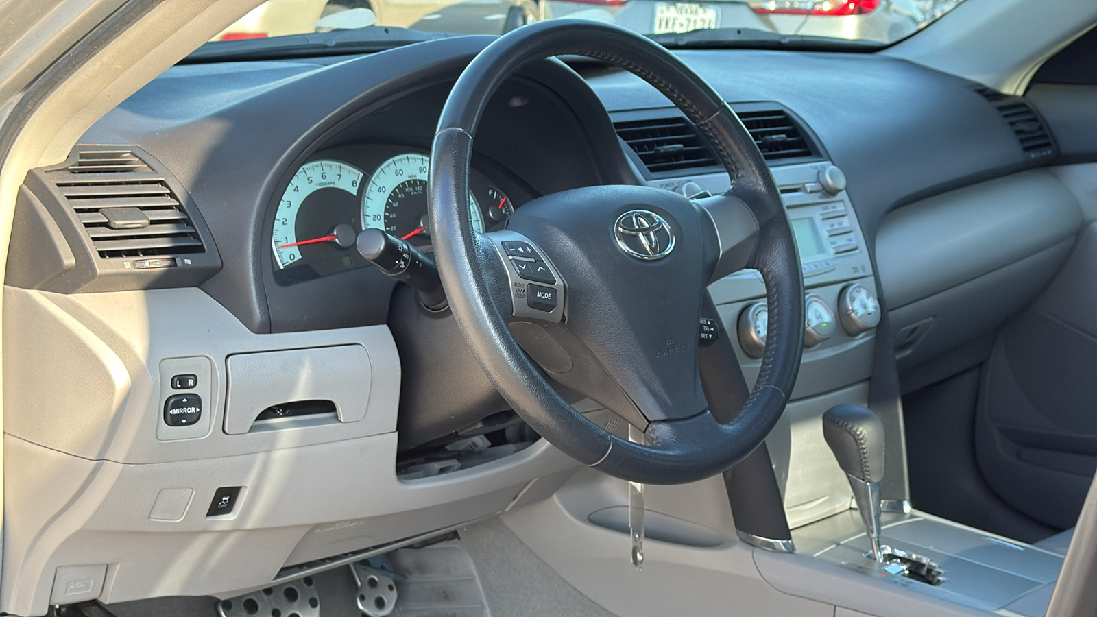 2011 Toyota Camry SE 12