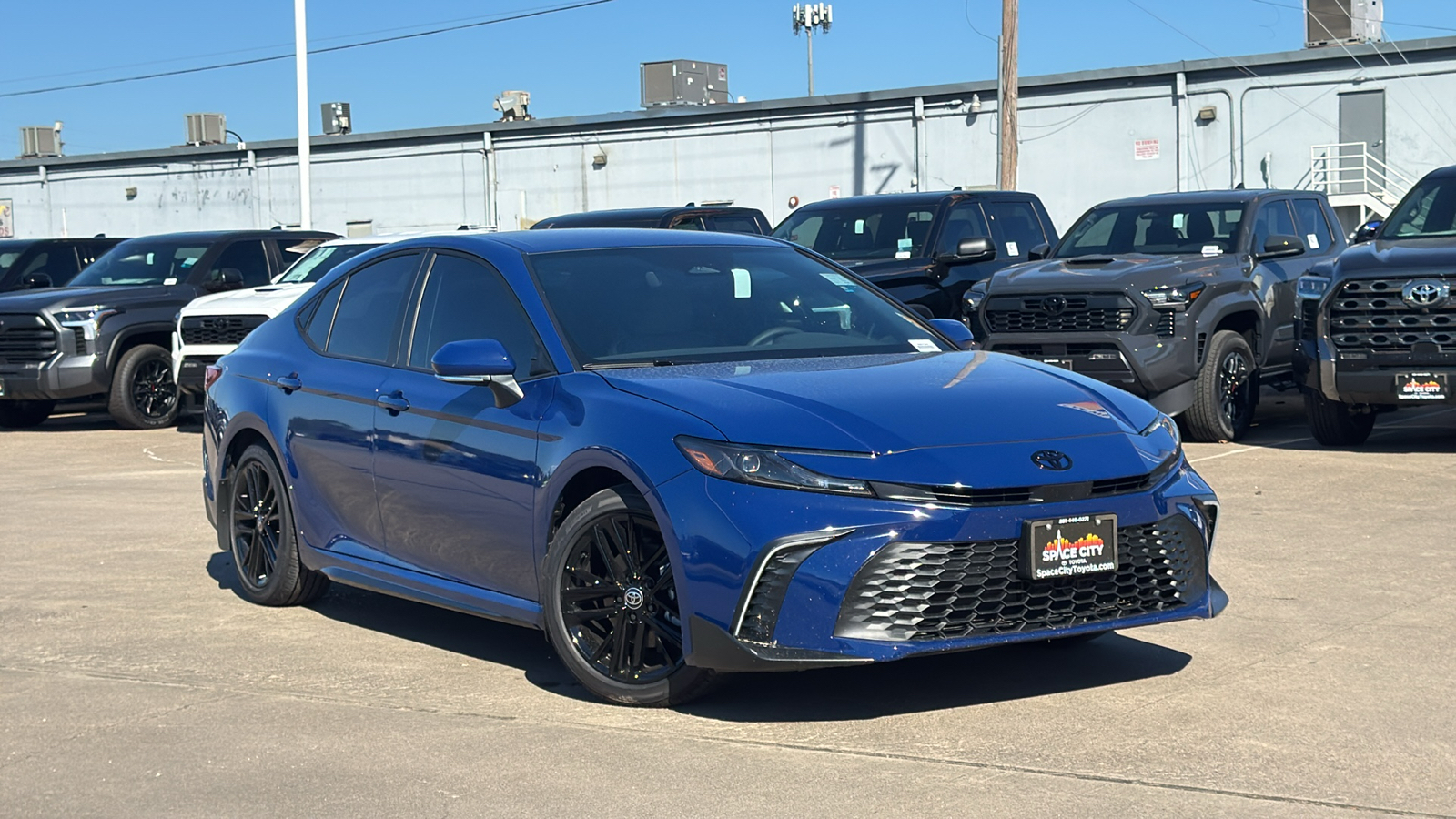 2025 Toyota Camry SE 2