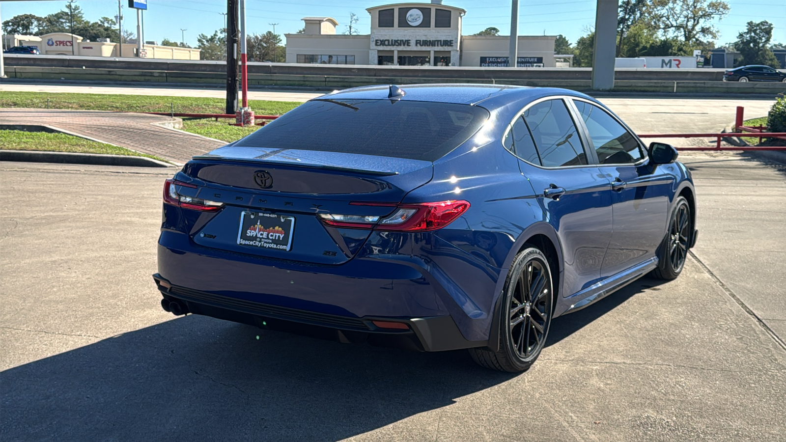 2025 Toyota Camry SE 8