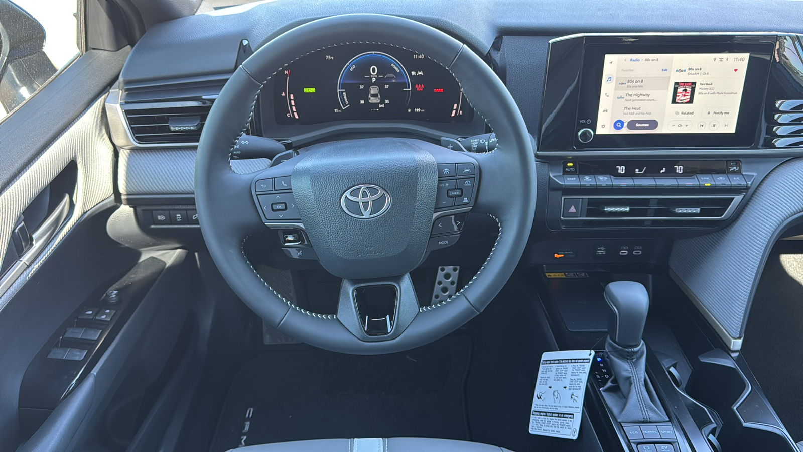 2025 Toyota Camry SE 19