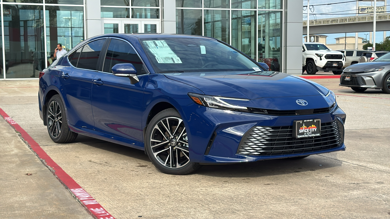 2025 Toyota Camry XLE 2