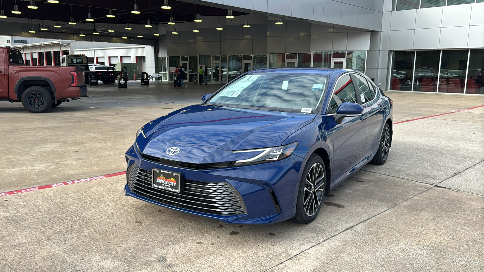 2025 Toyota Camry XLE 4