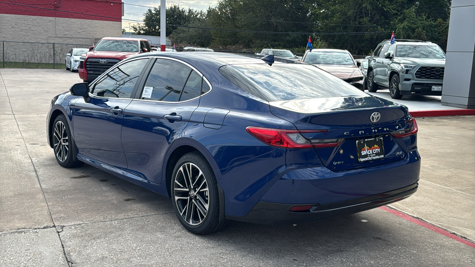 2025 Toyota Camry XLE 6