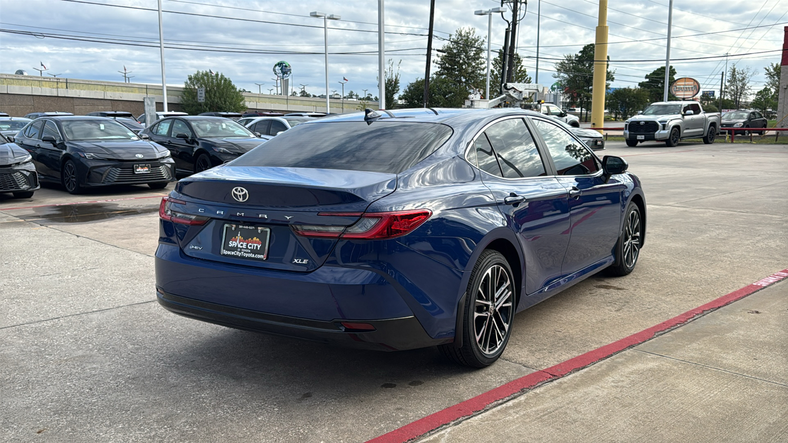 2025 Toyota Camry XLE 8