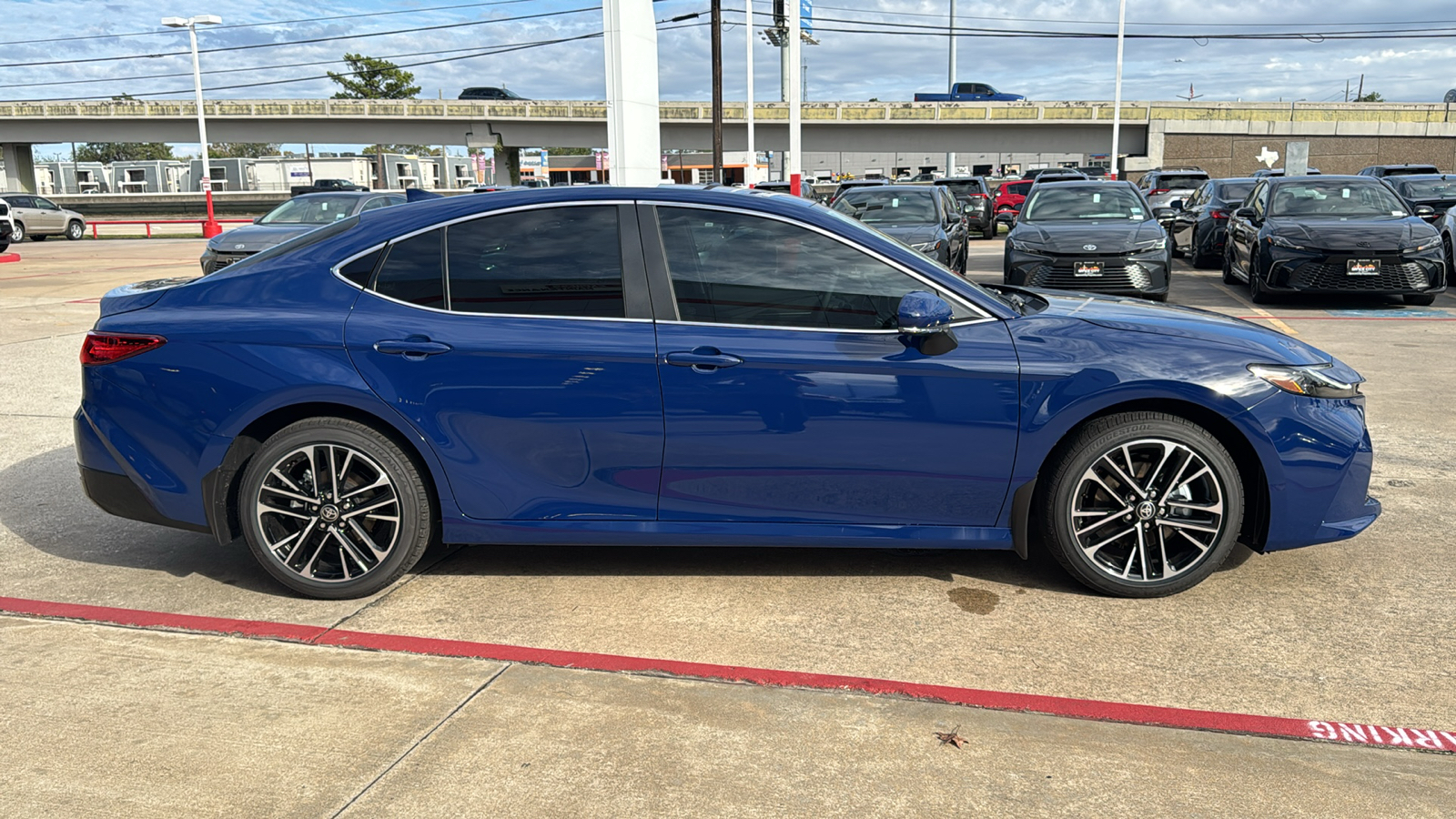 2025 Toyota Camry XLE 9