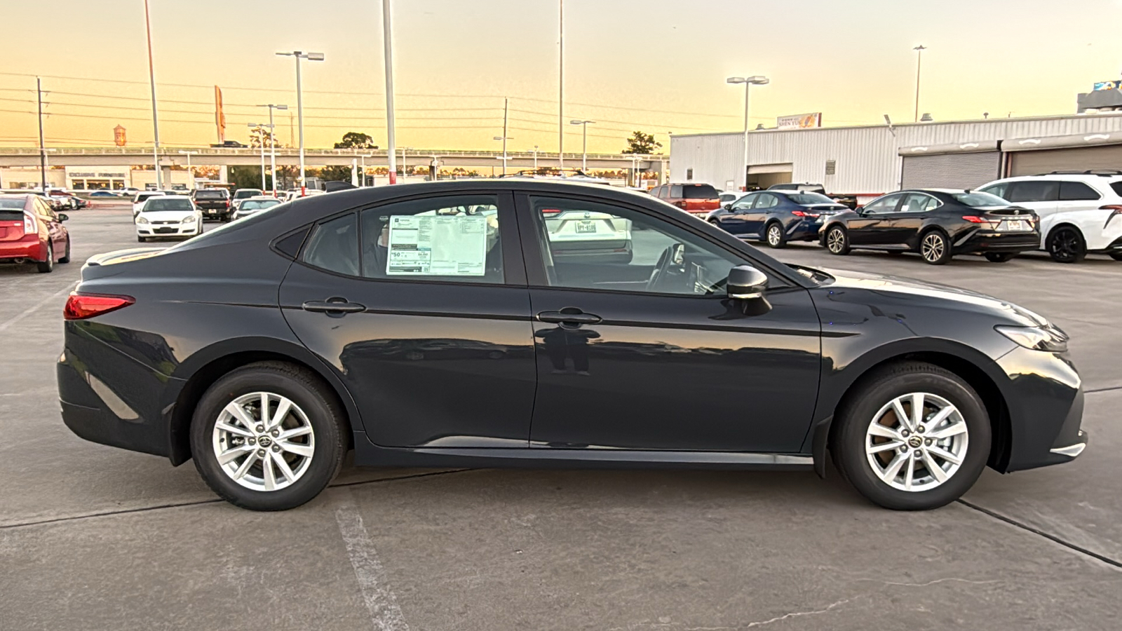 2025 Toyota Camry LE 8