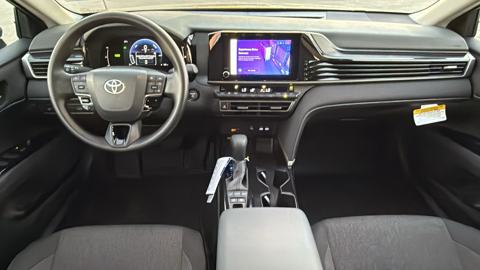 2025 Toyota Camry LE 18