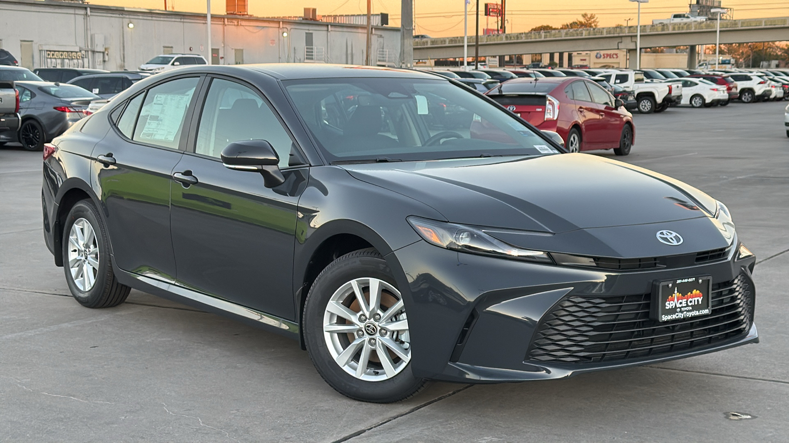 2025 Toyota Camry LE 28