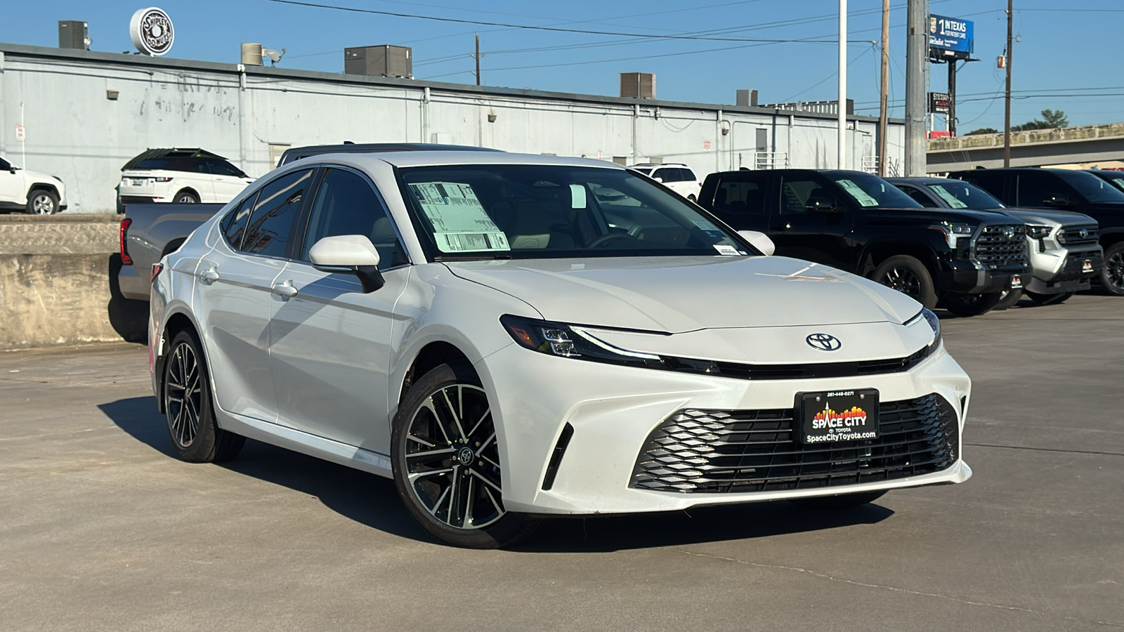 2025 Toyota Camry XLE 2