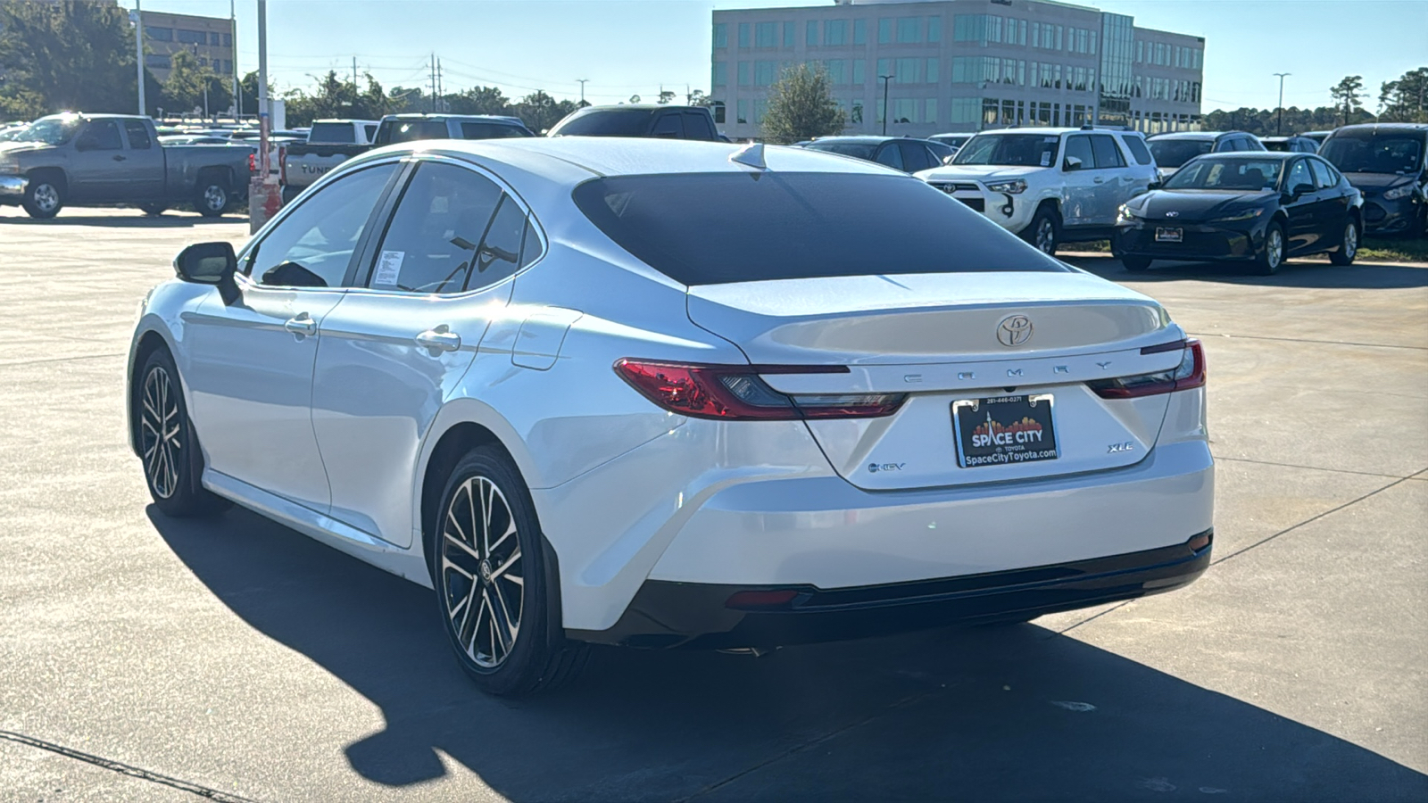 2025 Toyota Camry XLE 6