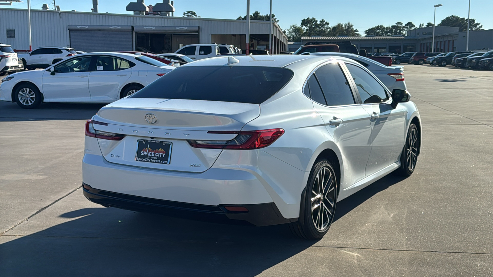 2025 Toyota Camry XLE 8