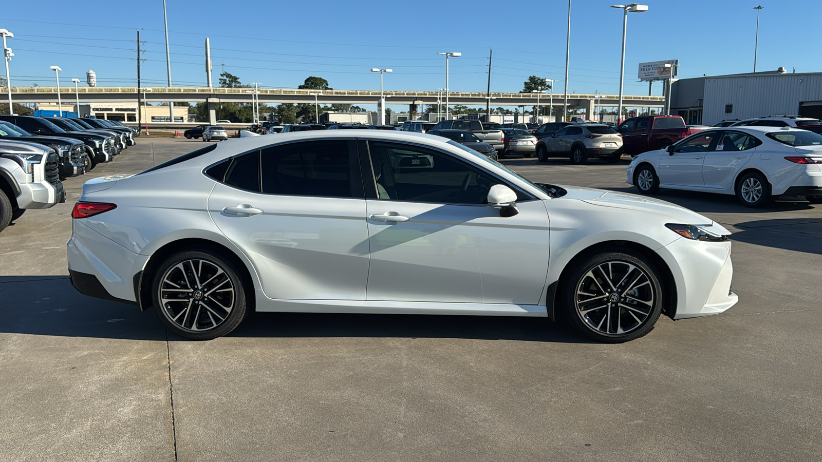 2025 Toyota Camry XLE 9