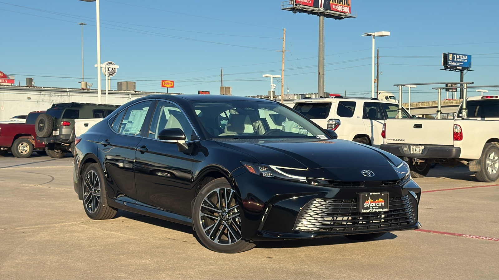 2025 Toyota Camry XLE 2