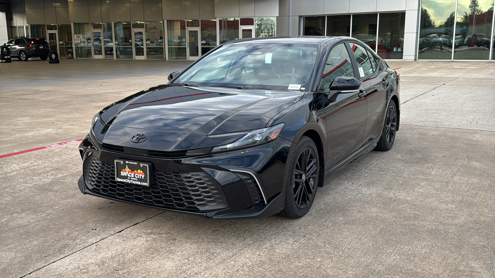 2025 Toyota Camry SE 4