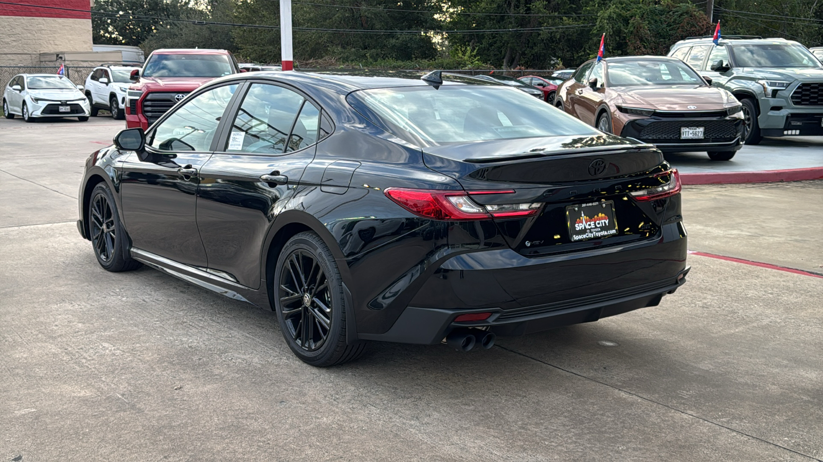 2025 Toyota Camry SE 6