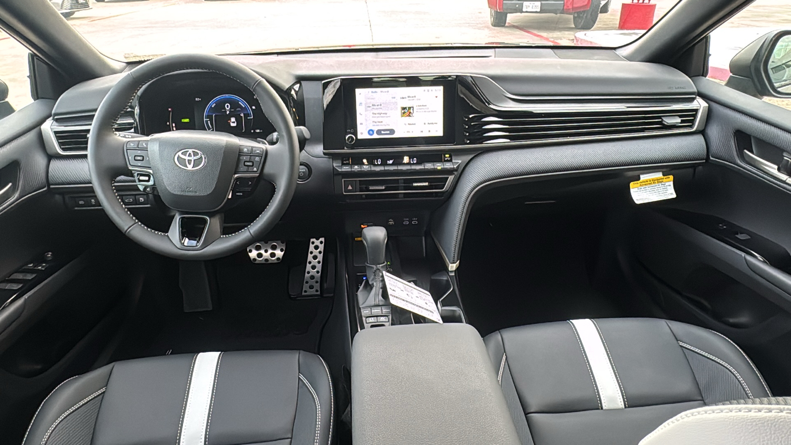 2025 Toyota Camry SE 19