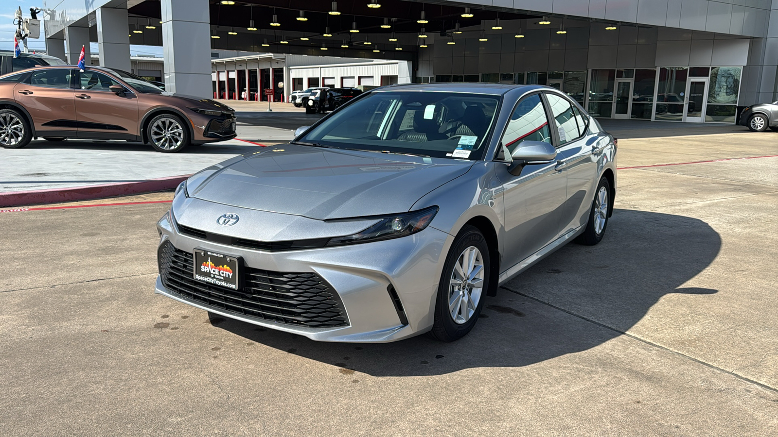 2025 Toyota Camry LE 4