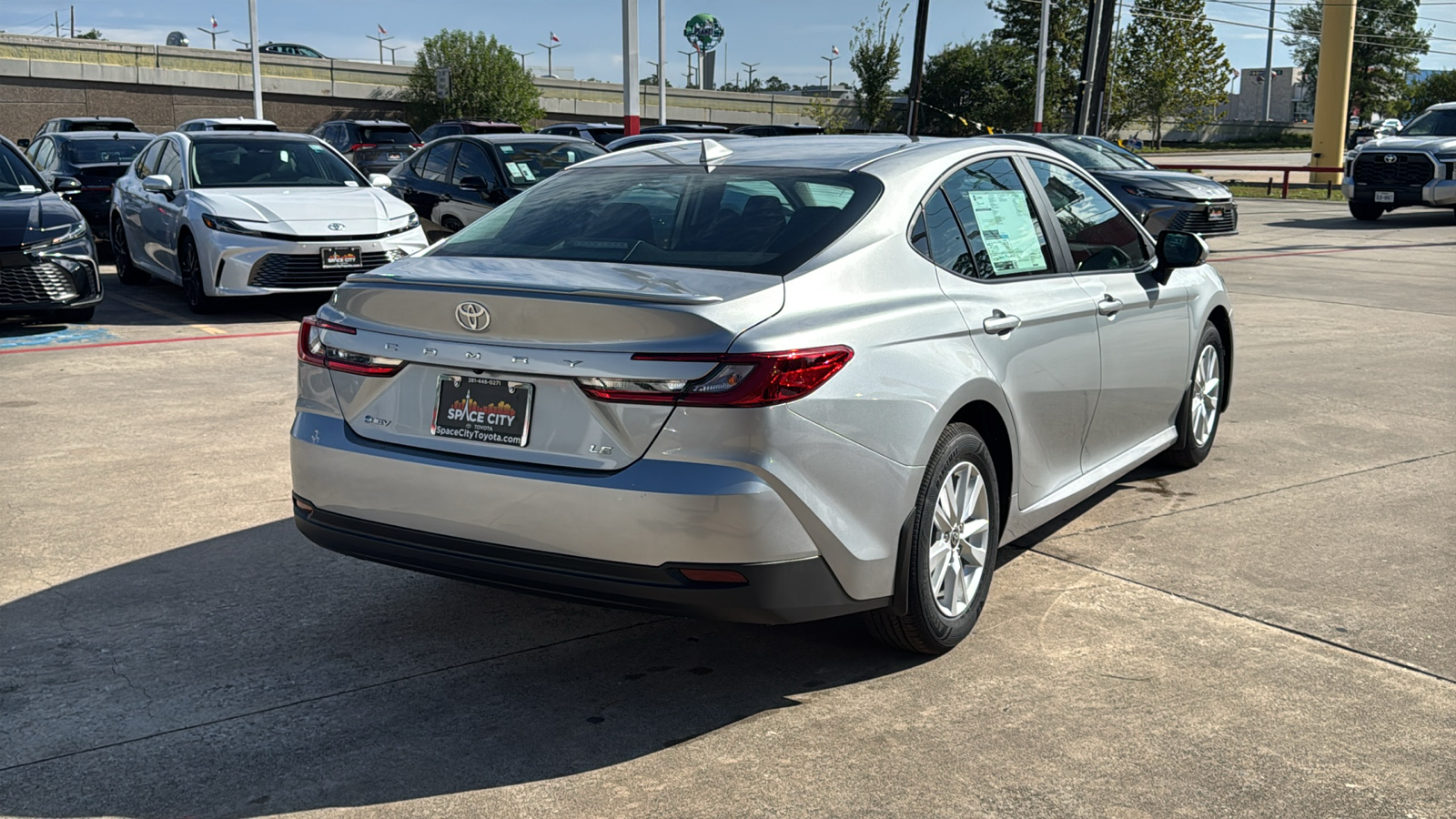 2025 Toyota Camry LE 8