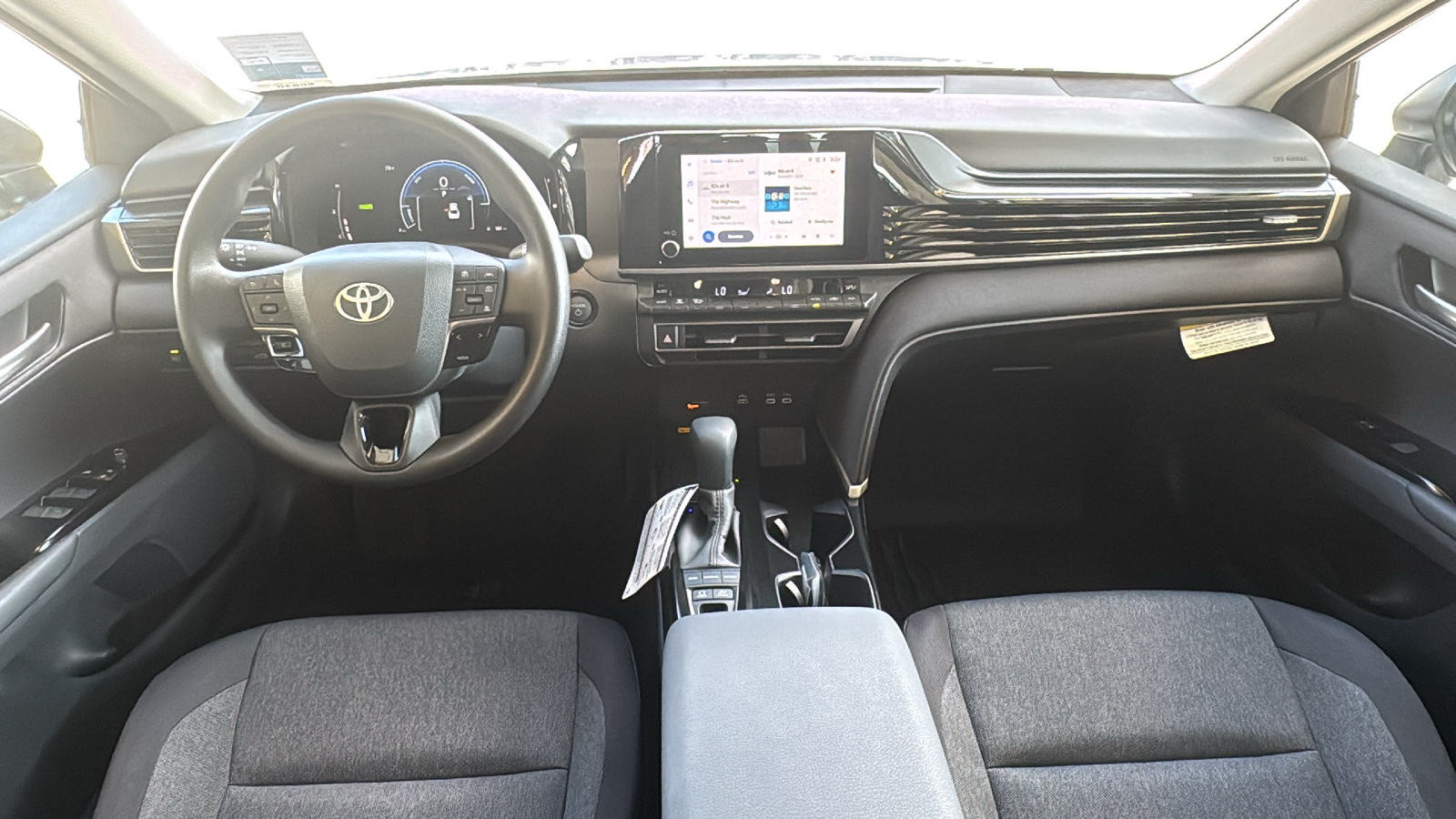 2025 Toyota Camry LE 19