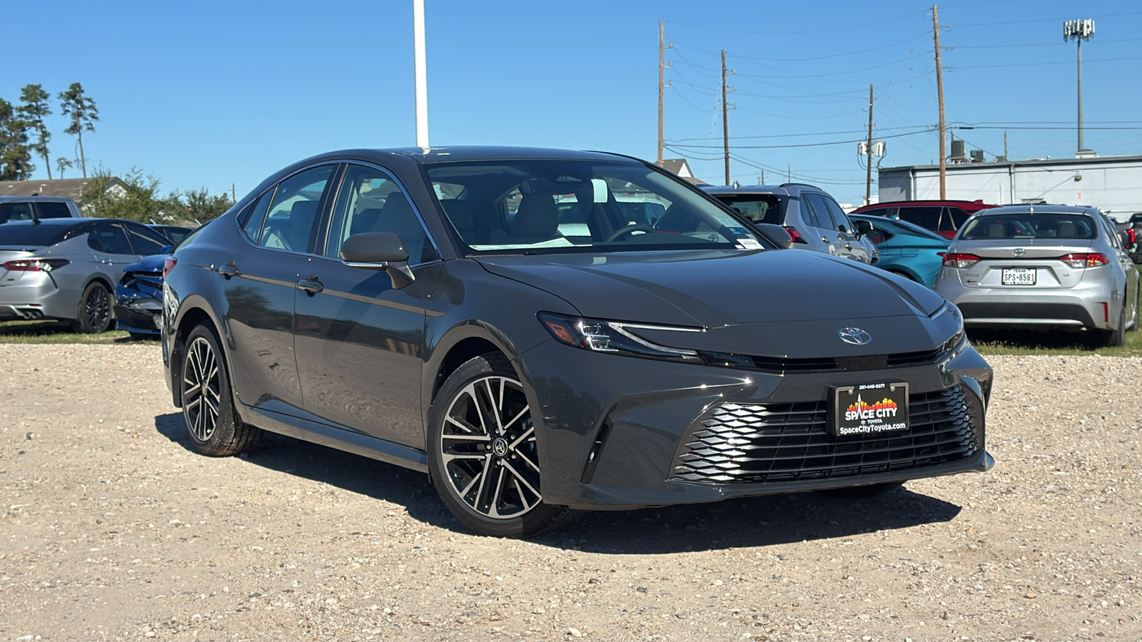 2025 Toyota Camry XLE 2