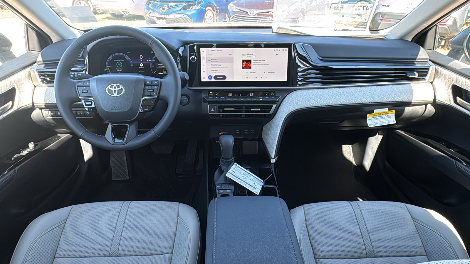 2025 Toyota Camry XLE 18