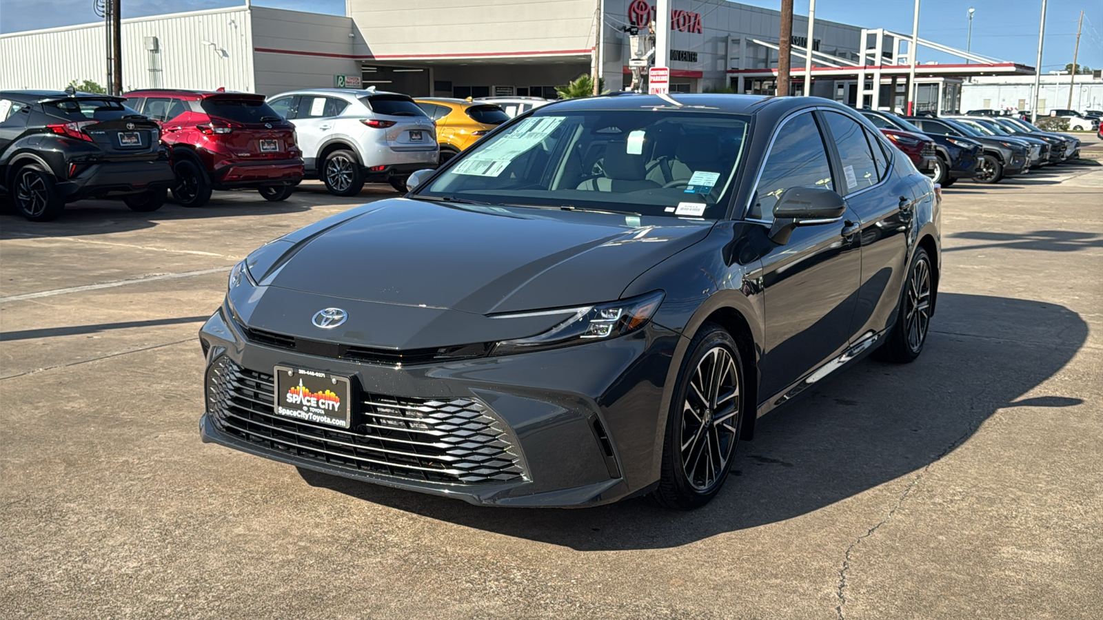 2025 Toyota Camry XLE 4