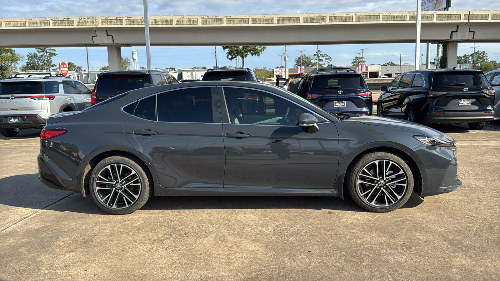 2025 Toyota Camry XLE 9