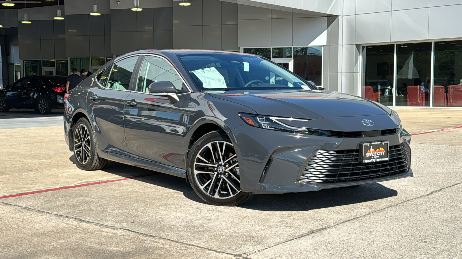 2025 Toyota Camry XLE 2