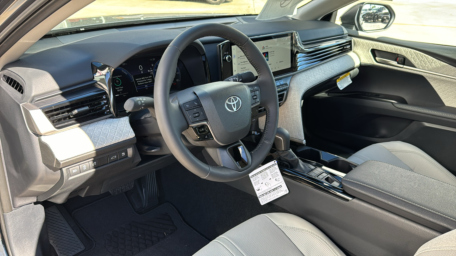 2025 Toyota Camry XLE 13