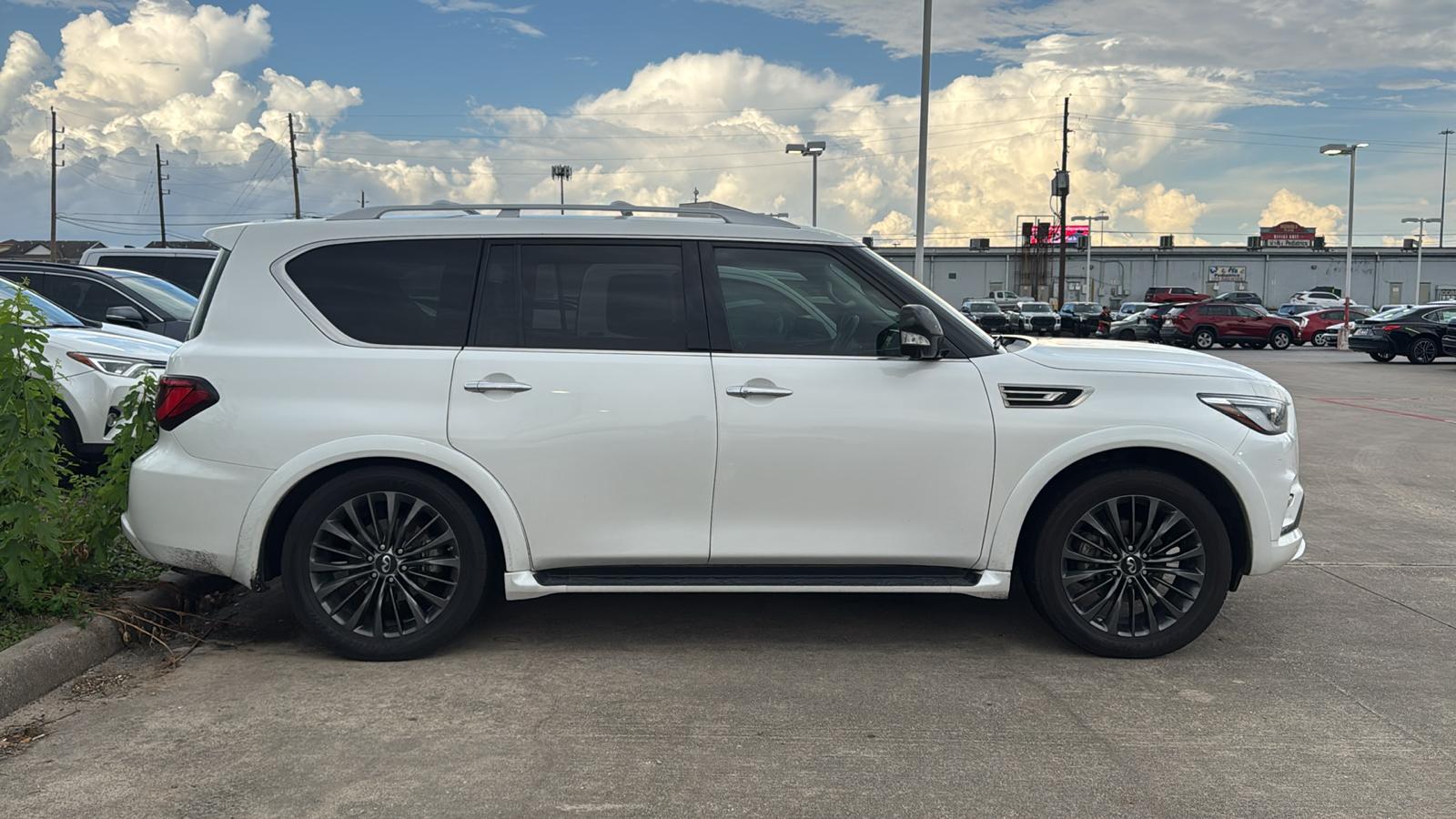 2021 INFINITI QX80 Premium Select 3