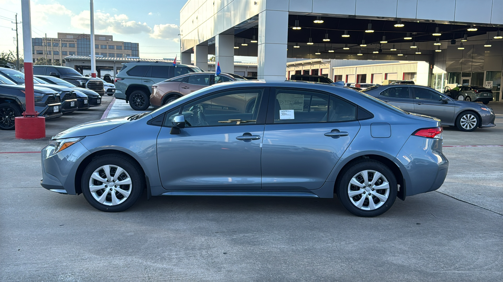 2025 Toyota Corolla Hybrid LE 5