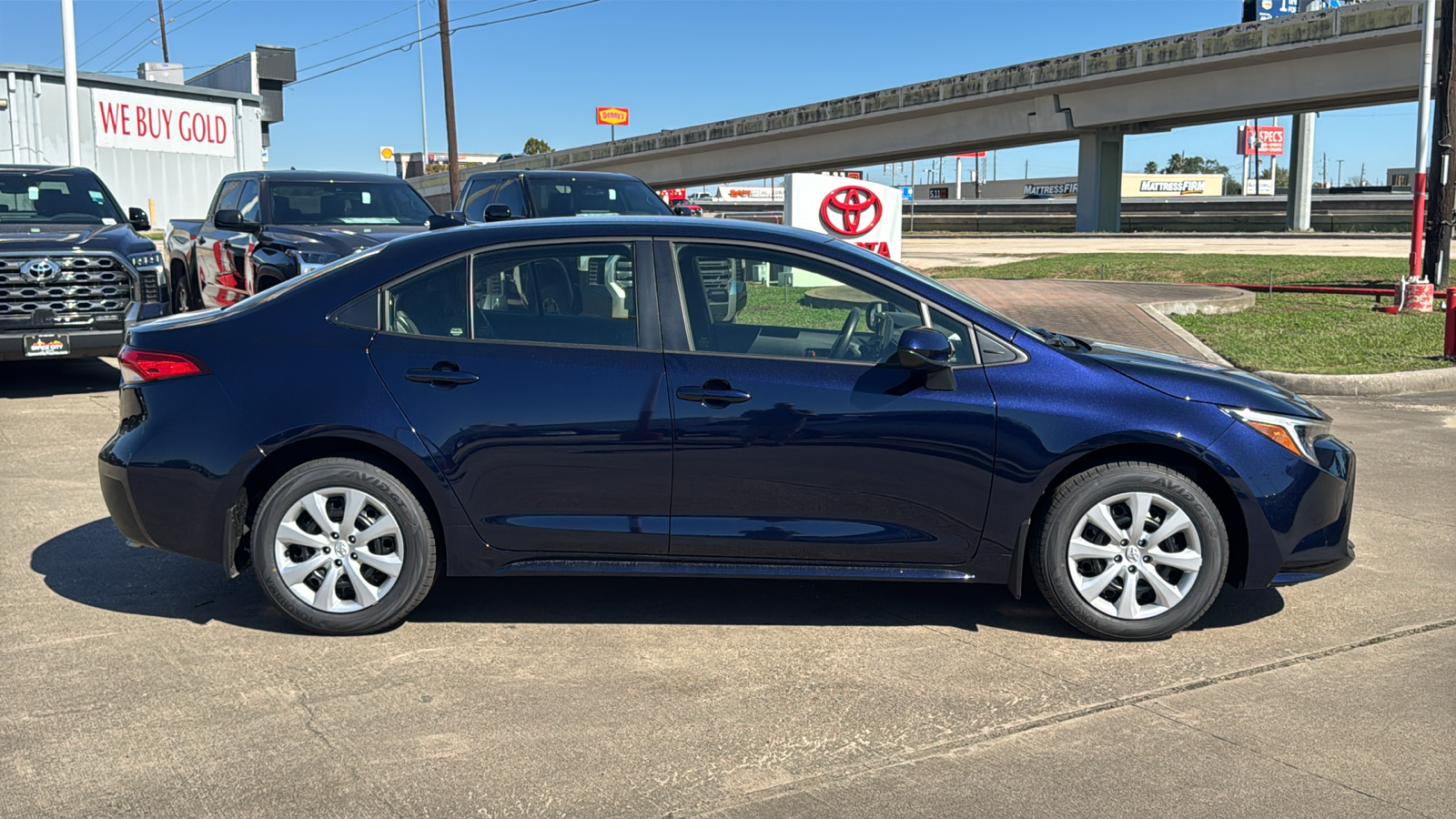 2025 Toyota Corolla Hybrid LE 8