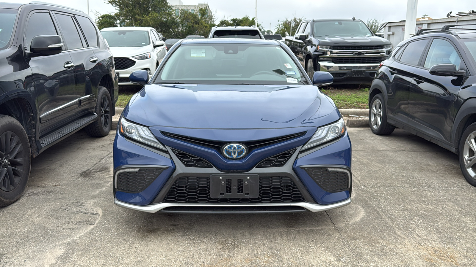 2024 Toyota Camry Hybrid XSE 3