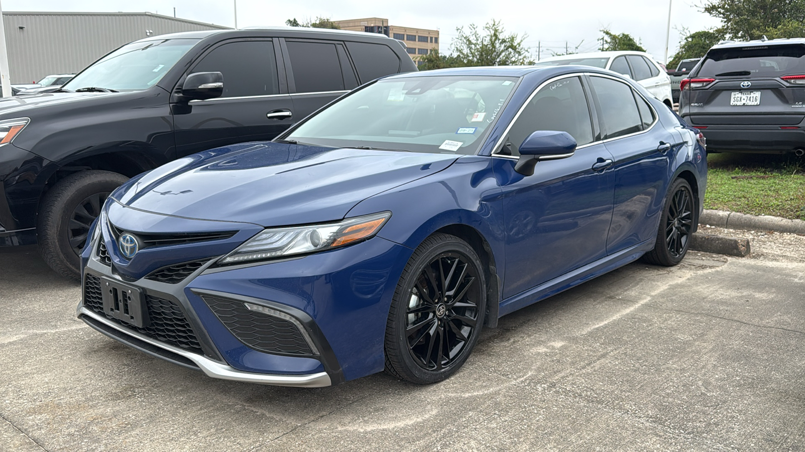 2024 Toyota Camry Hybrid XSE 4