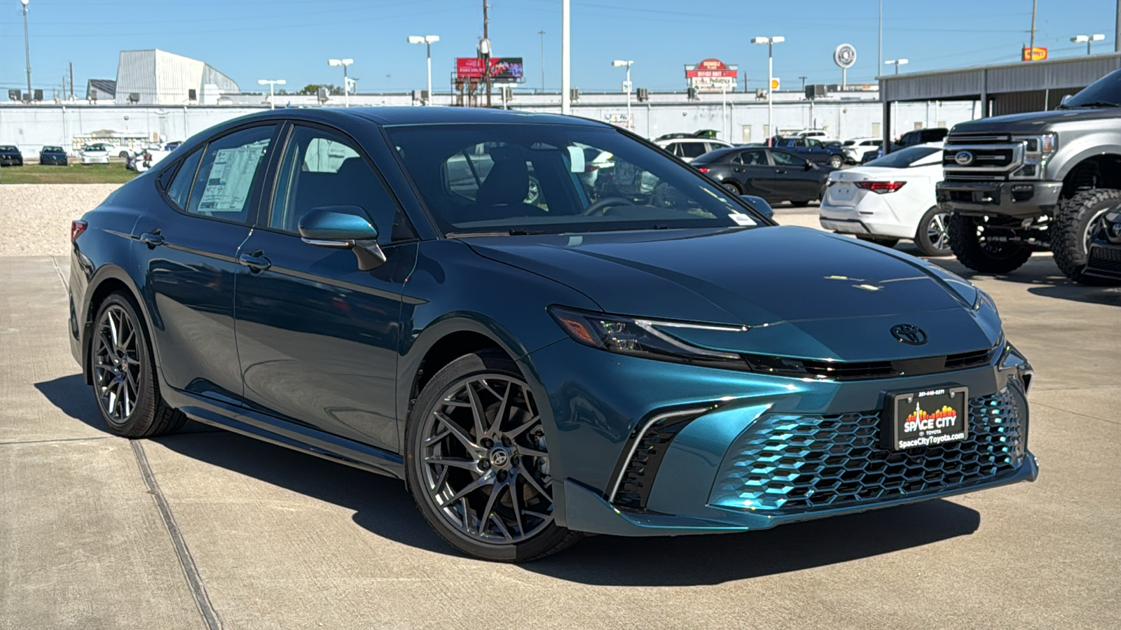 2025 Toyota Camry XSE 28