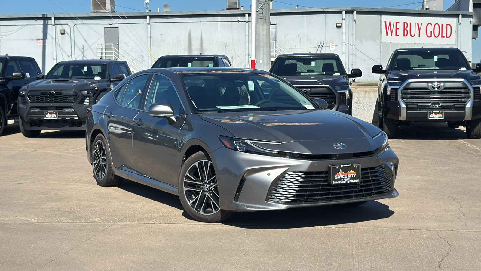 2025 Toyota Camry XLE 2