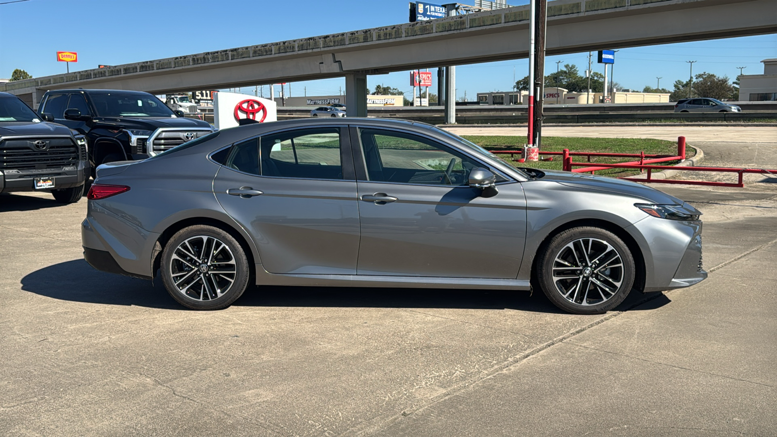 2025 Toyota Camry XLE 9