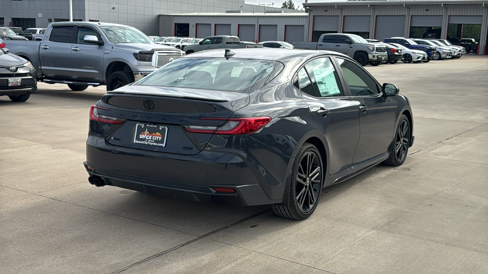 2025 Toyota Camry XSE 8