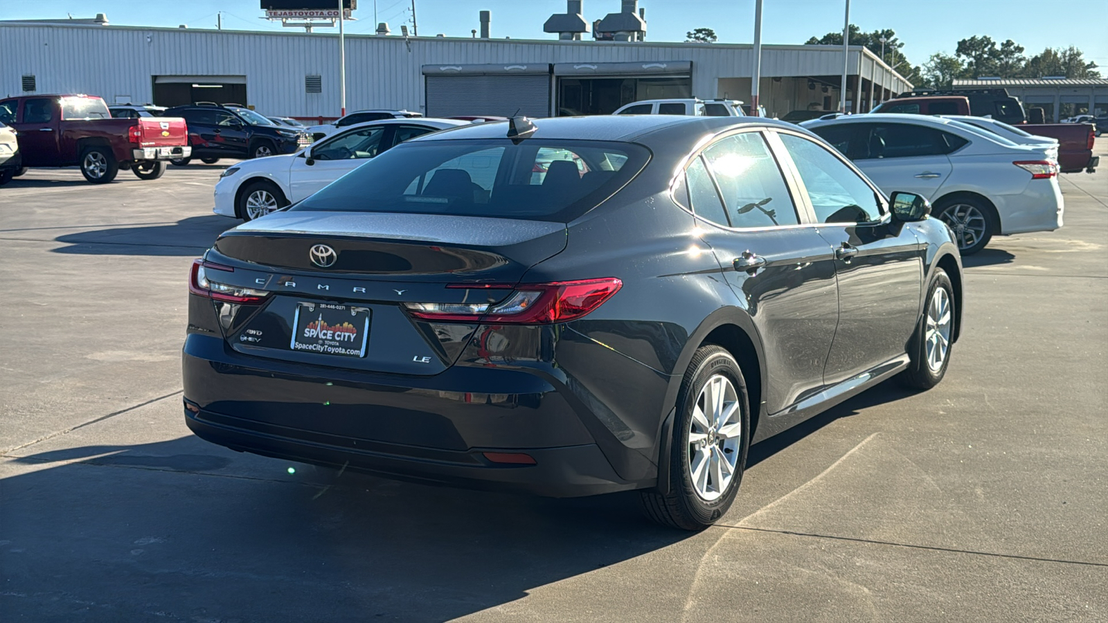 2025 Toyota Camry LE 8