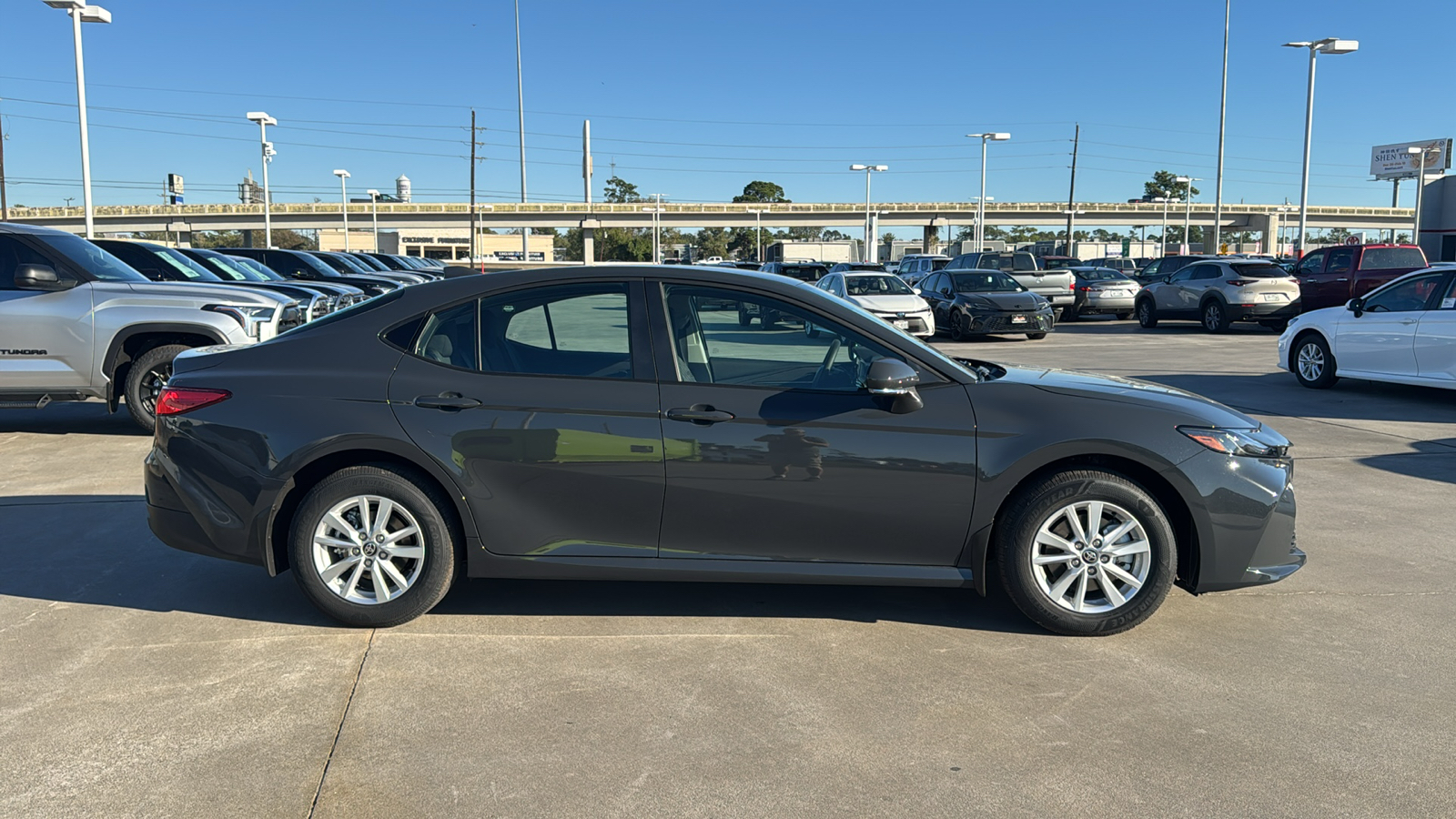 2025 Toyota Camry LE 9