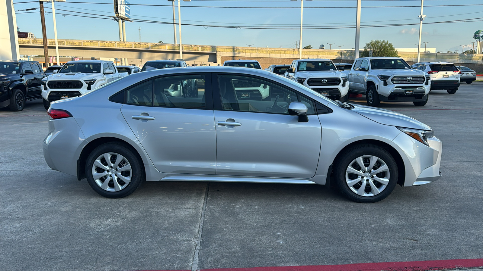 2025 Toyota Corolla Hybrid LE 8