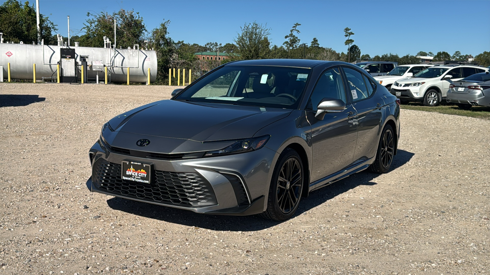 2025 Toyota Camry SE 4