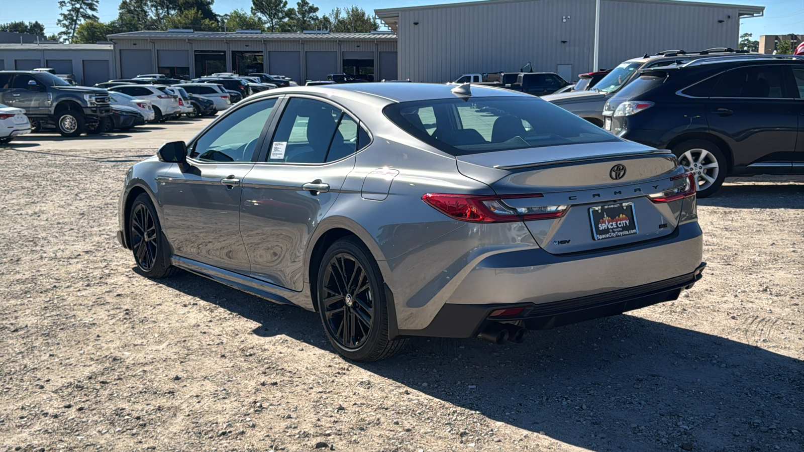 2025 Toyota Camry SE 6