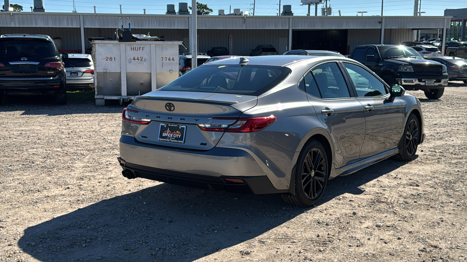 2025 Toyota Camry SE 8