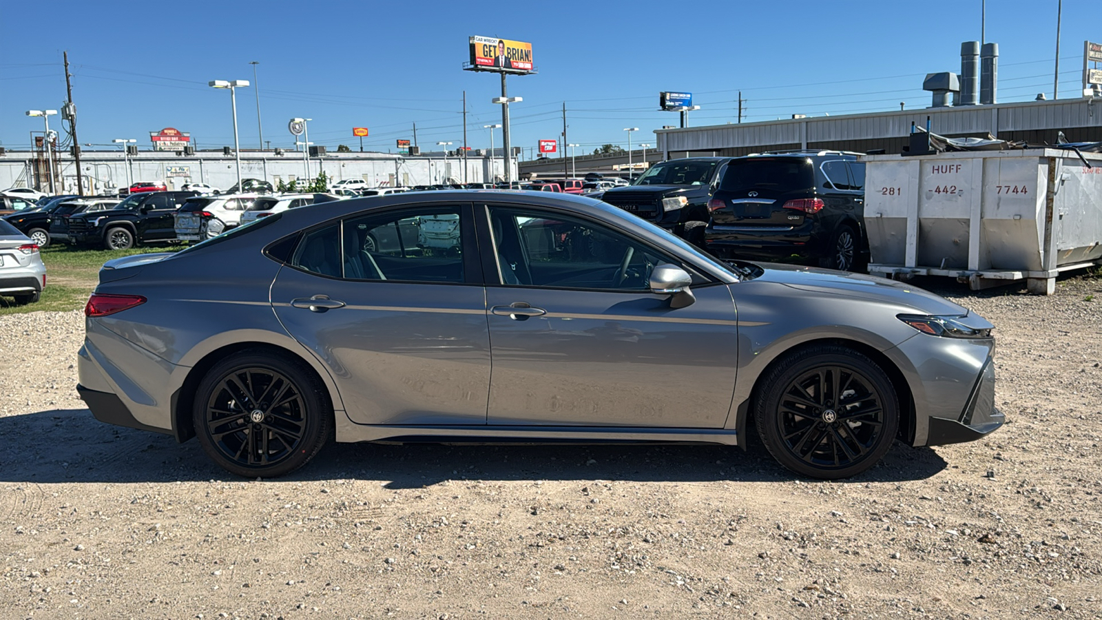 2025 Toyota Camry SE 9