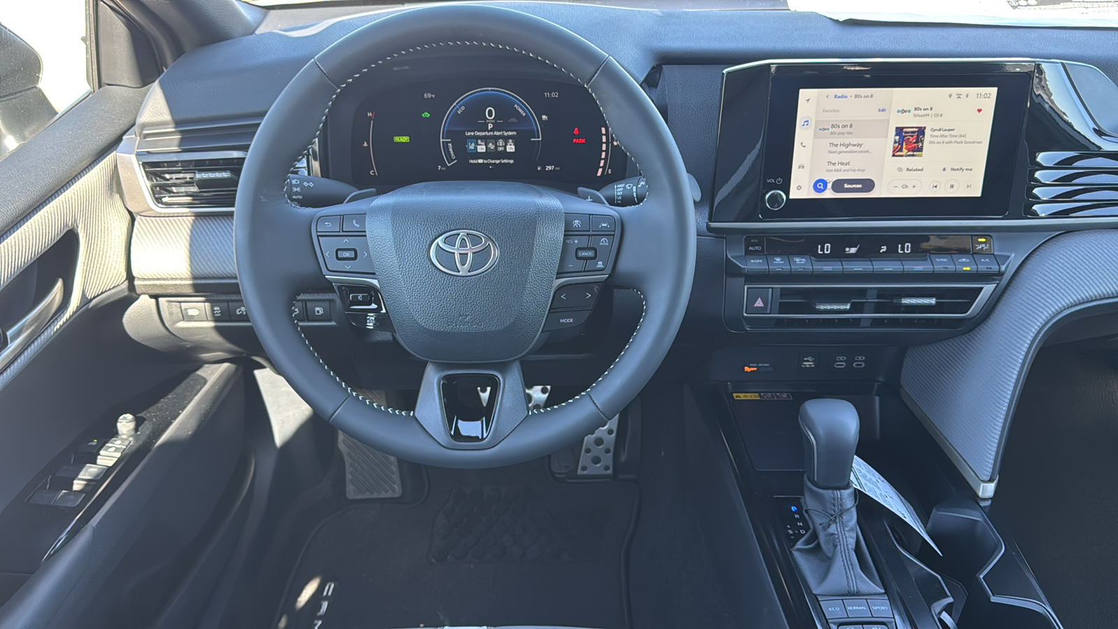 2025 Toyota Camry SE 19