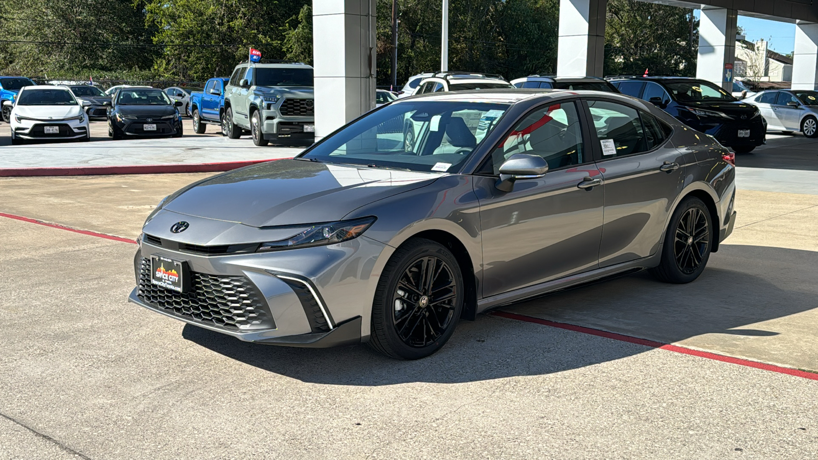 2025 Toyota Camry SE 4