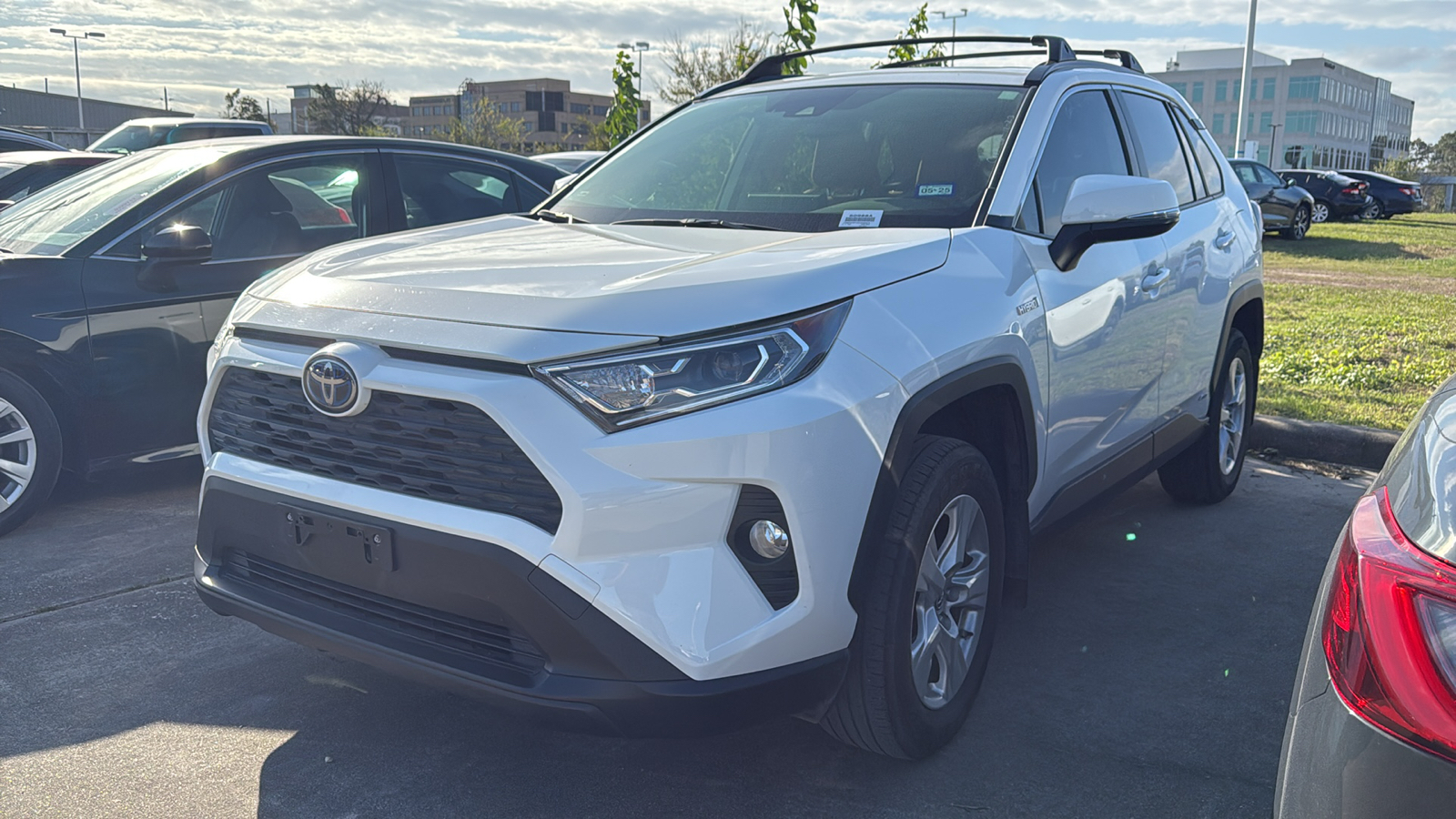 2019 Toyota RAV4 Hybrid XLE 3