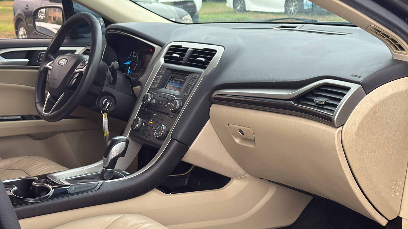 2015 Ford Fusion SE 33