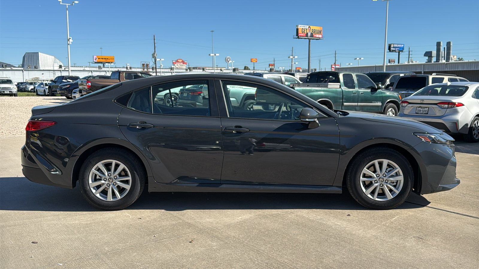 2025 Toyota Camry LE 9